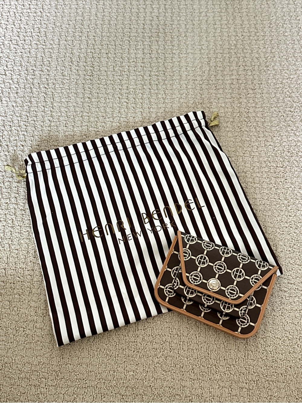 henri bendel Brown & Cream Signature Logo Chain Envelope Wallet